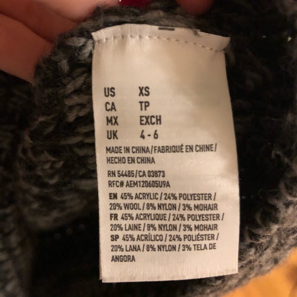 American Eagle Outfitters Festive Sweater - Picture 6 of 8